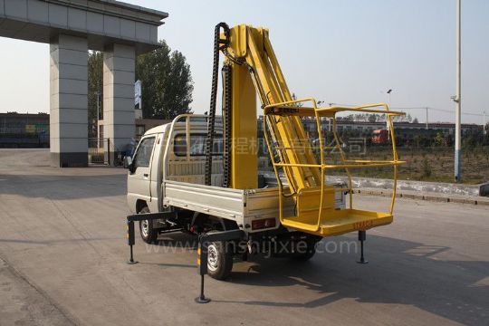 點(diǎn)擊查看詳細(xì)信息<br>標(biāo)題：小型電動(dòng)高空作業(yè)車(chē) 閱讀次數(shù)：3059