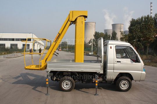 點(diǎn)擊查看詳細(xì)信息<br>標(biāo)題：電動(dòng)高空作業(yè)車(chē) 閱讀次數(shù)：3251