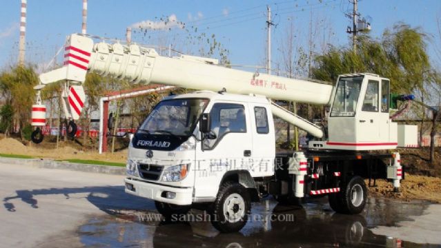 點(diǎn)擊查看詳細(xì)信息<br>標(biāo)題：8噸汽車(chē)吊 閱讀次數(shù)：2935