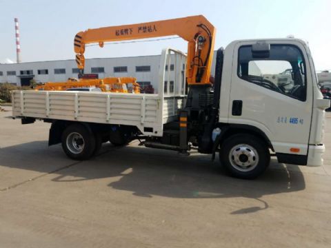 點擊查看詳細(xì)信息<br>標(biāo)題：3.2噸凱馬國五隨車吊 閱讀次數(shù)：2120