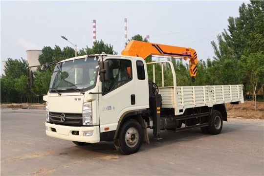 點擊查看詳細信息<br>標題：5噸凱馬隨車吊 閱讀次數：2335