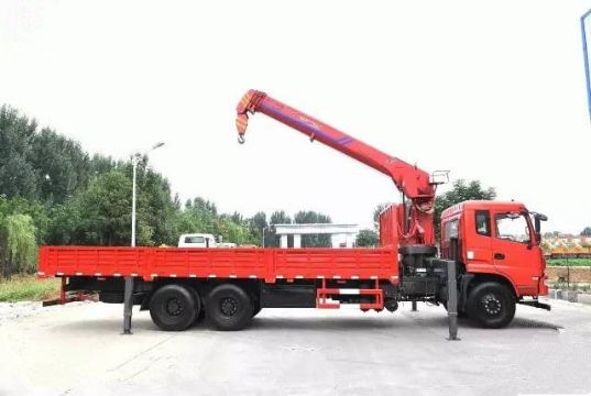 點擊查看詳細(xì)信息<br>標(biāo)題：10噸東風(fēng)隨車吊 閱讀次數(shù)：1660